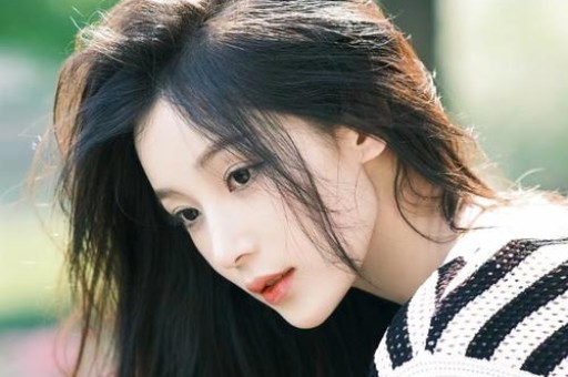 表妹李KK彻底崩了！未婚生女后掉粉百万破产沦落摆摊卖小吃