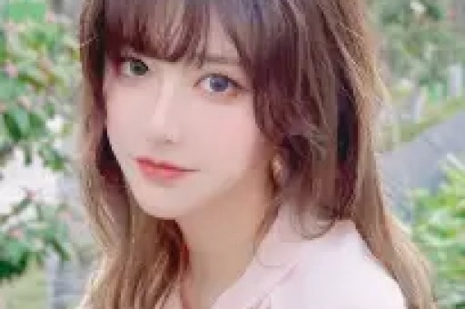 周星驰拍《功夫女足》最大的败笔不在于选迪丽热巴也不是他灵感枯竭而是张小斐这个角色换别人来演效果会好太多！